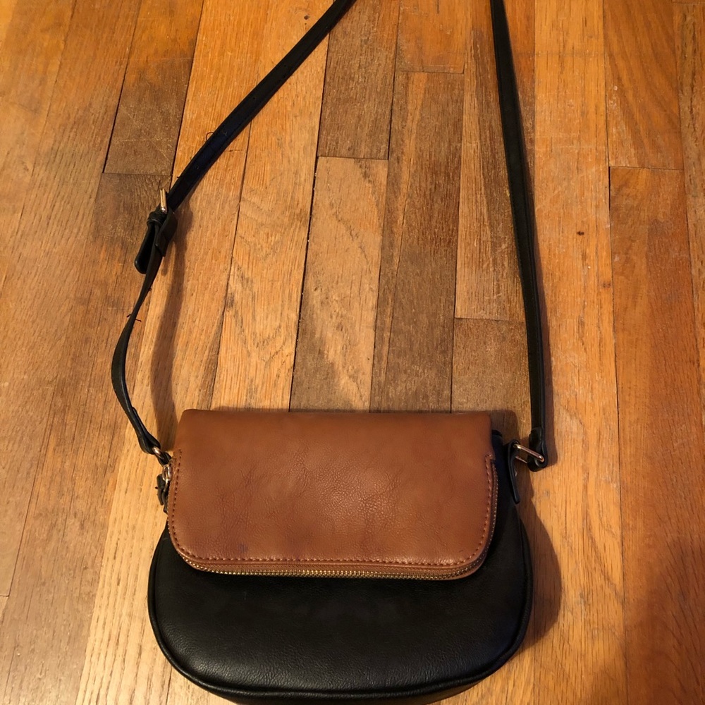Two-toned purse